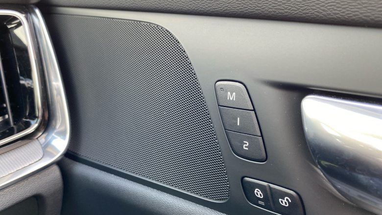 Volvo V60 2.0 B4P Plus Dark 5dr Auto [7 speed] Petrol Estate